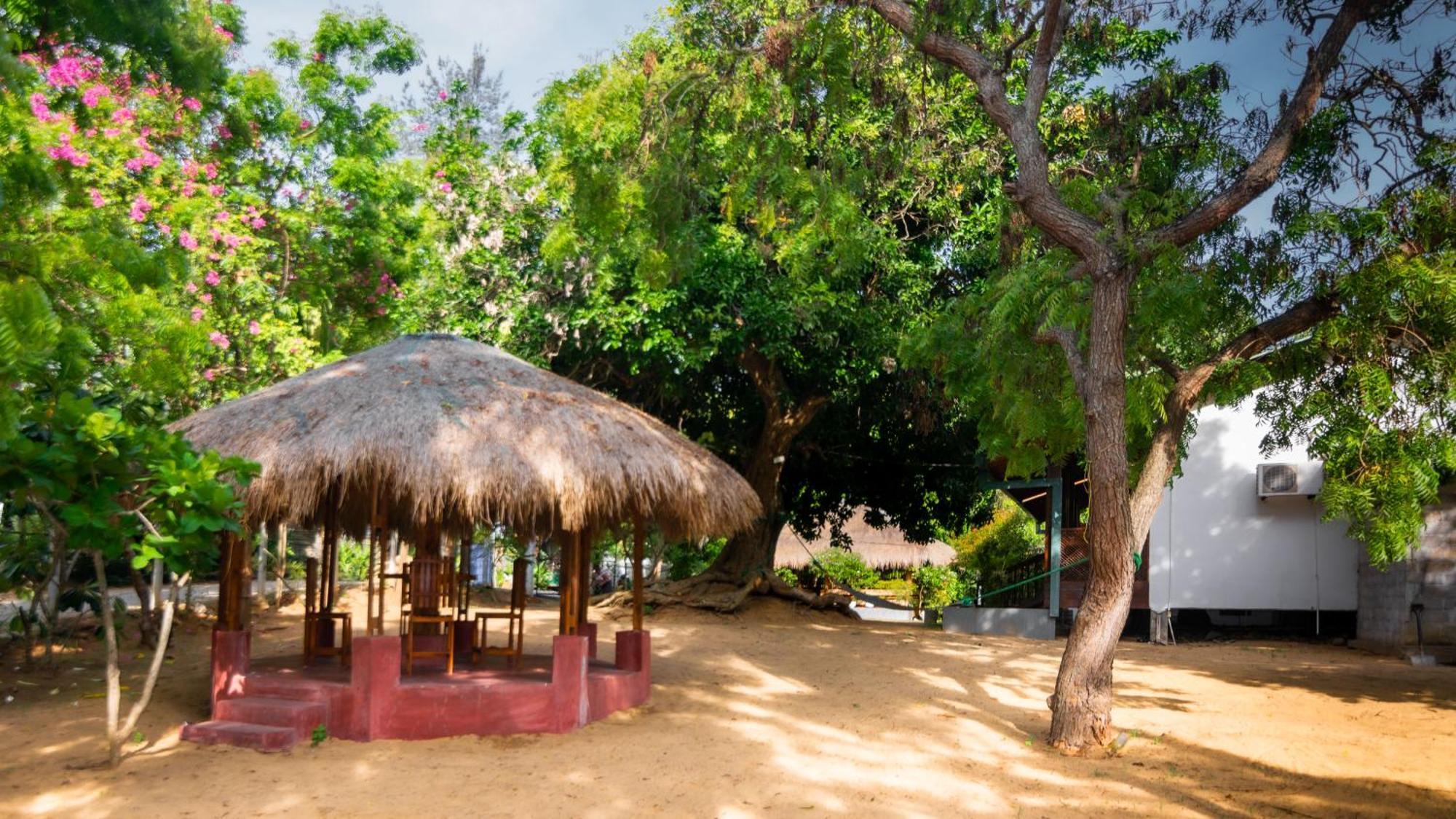 Arugambay Coco Bay Hotel Arugam Bay Exterior photo