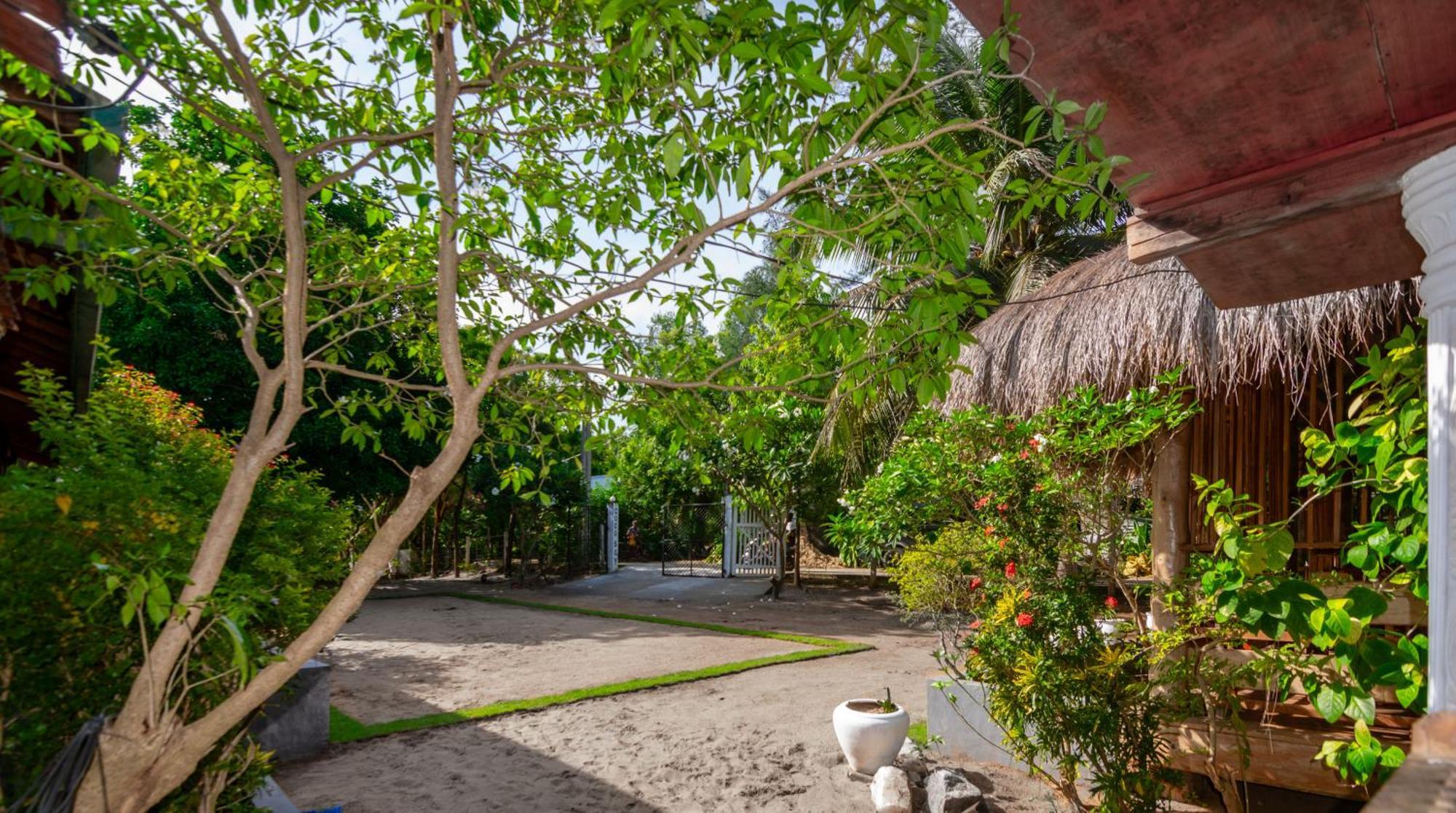 Arugambay Coco Bay Hotel Arugam Bay Exterior photo